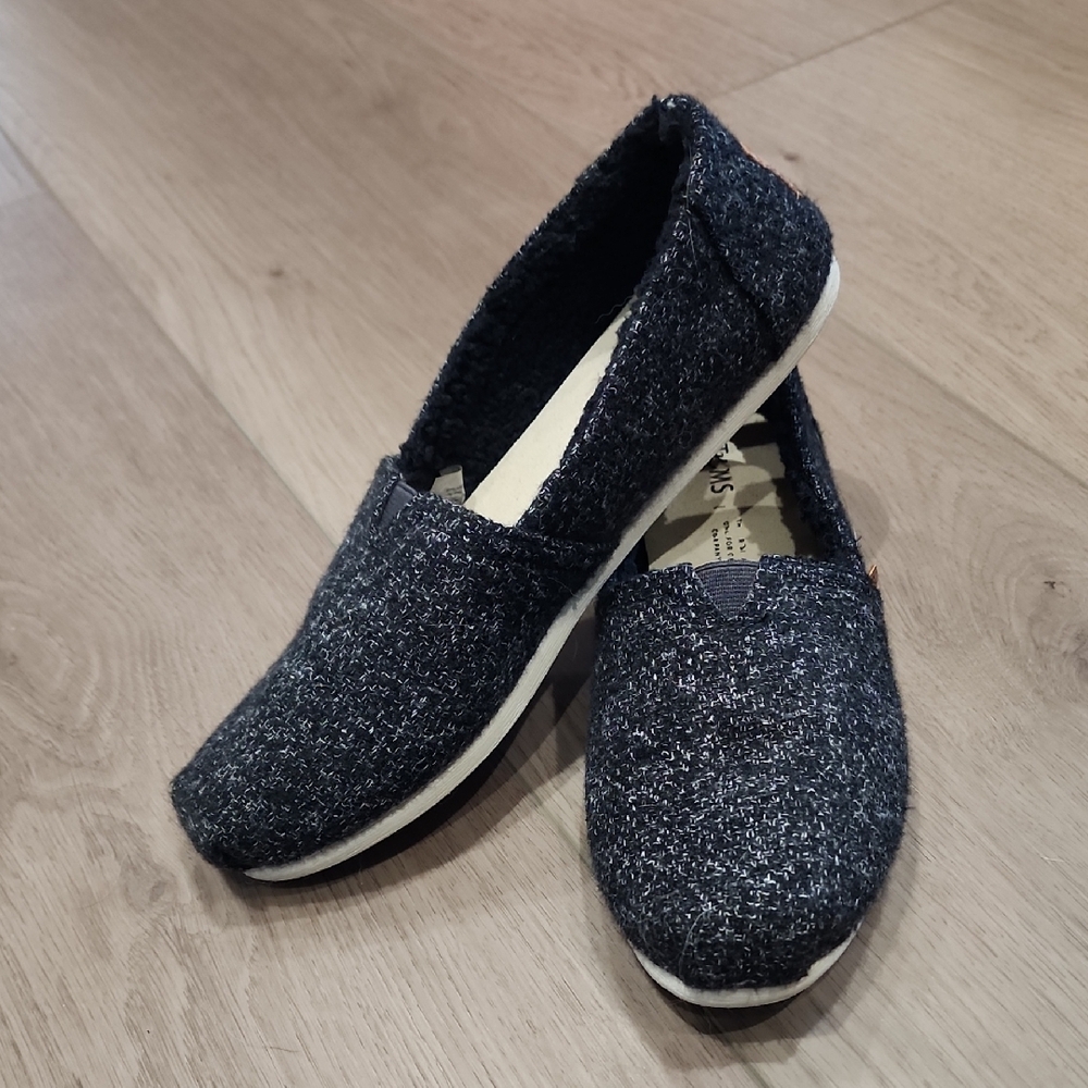 Women's Black Slip-On Shoes